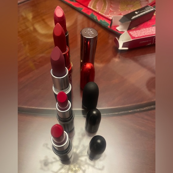 Mac and Urban Decay red lipstick bundle - Picture 4 of 5